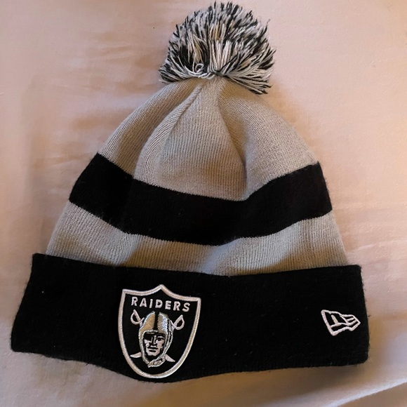 New Era Other - New Era Las Vegas Raiders Pom Pom Beanie